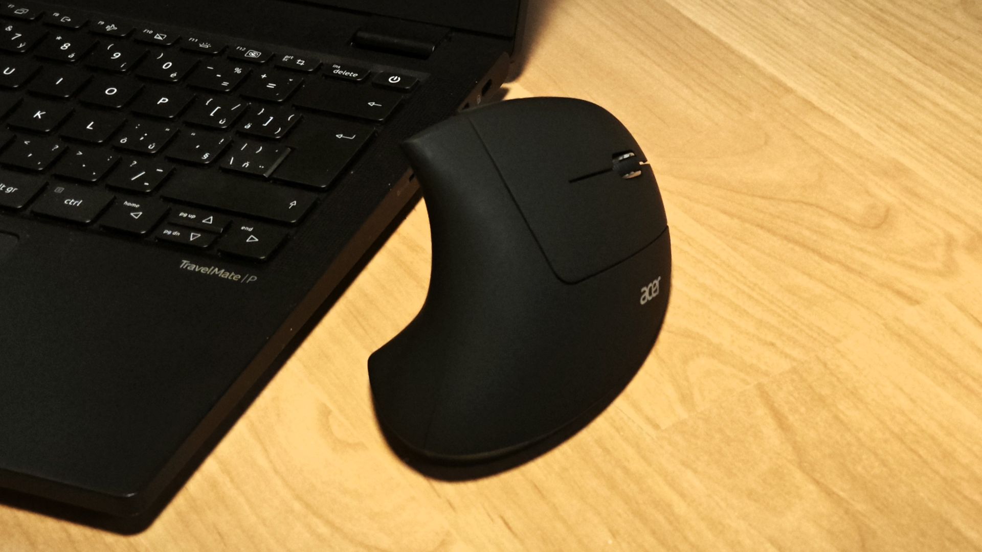 Acer Vertical Ergonomic Wireless Mouse