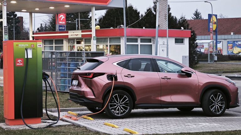 Lexus-NX-10-cerpaci-stanice-11